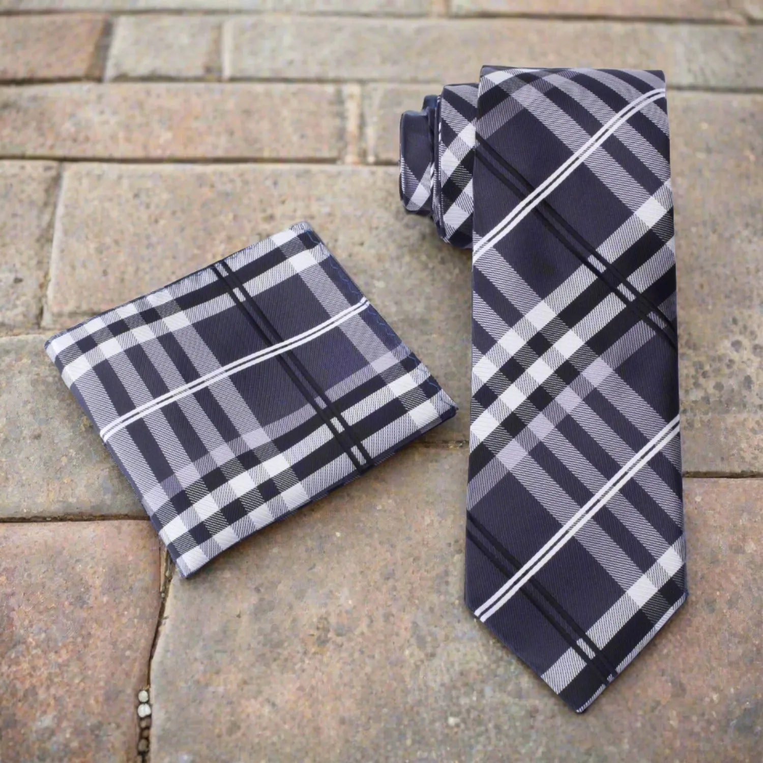 Accomplished Plaid Necktie