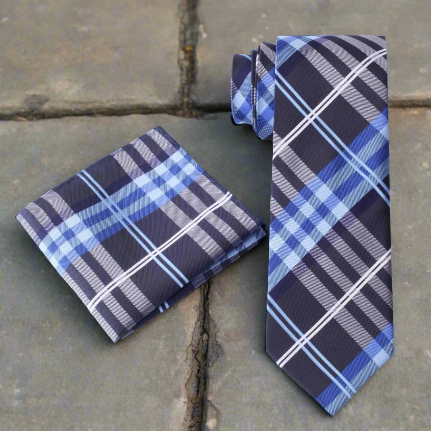 Accomplished Plaid Necktie