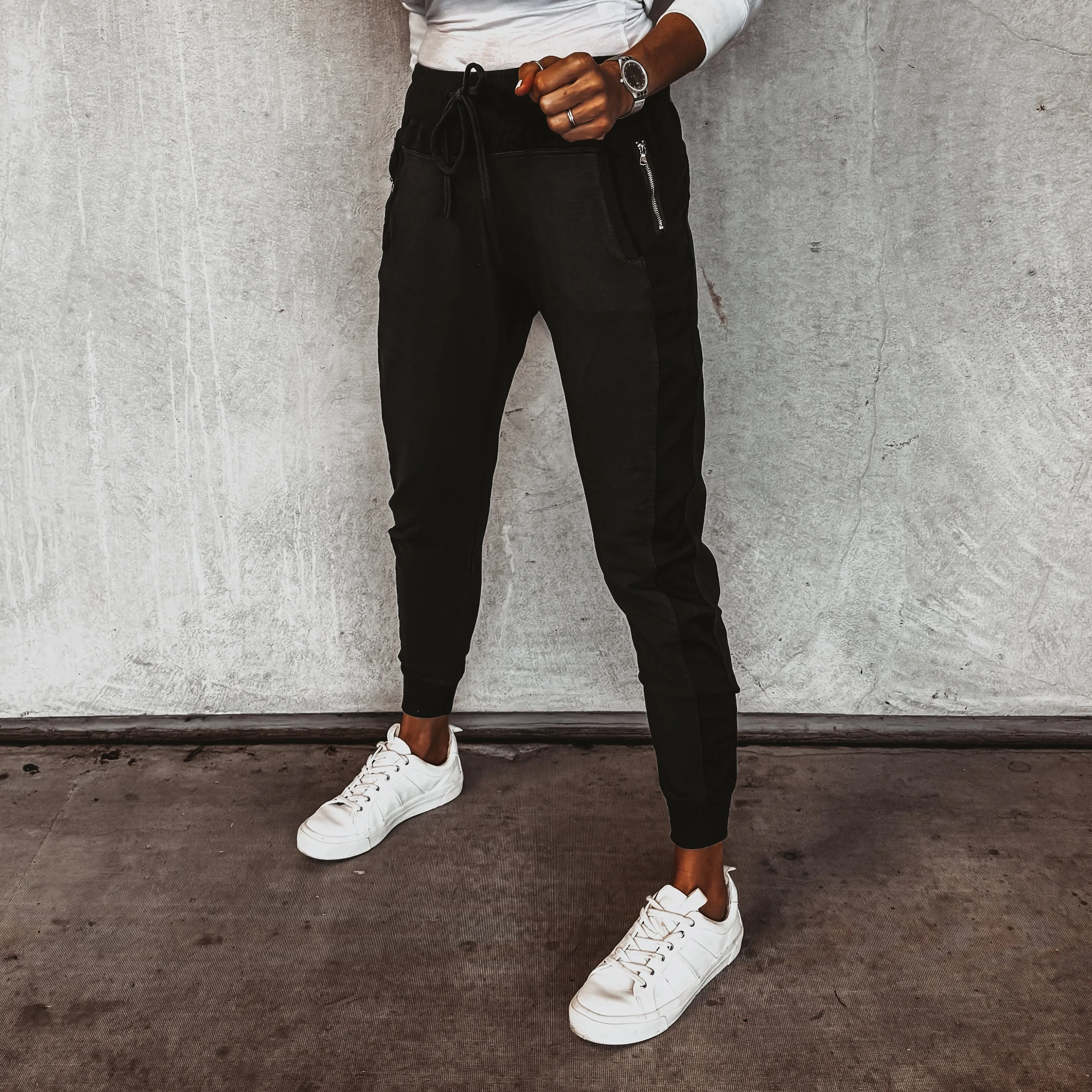 Black ULTIMATE joggers *BEST SELLER*