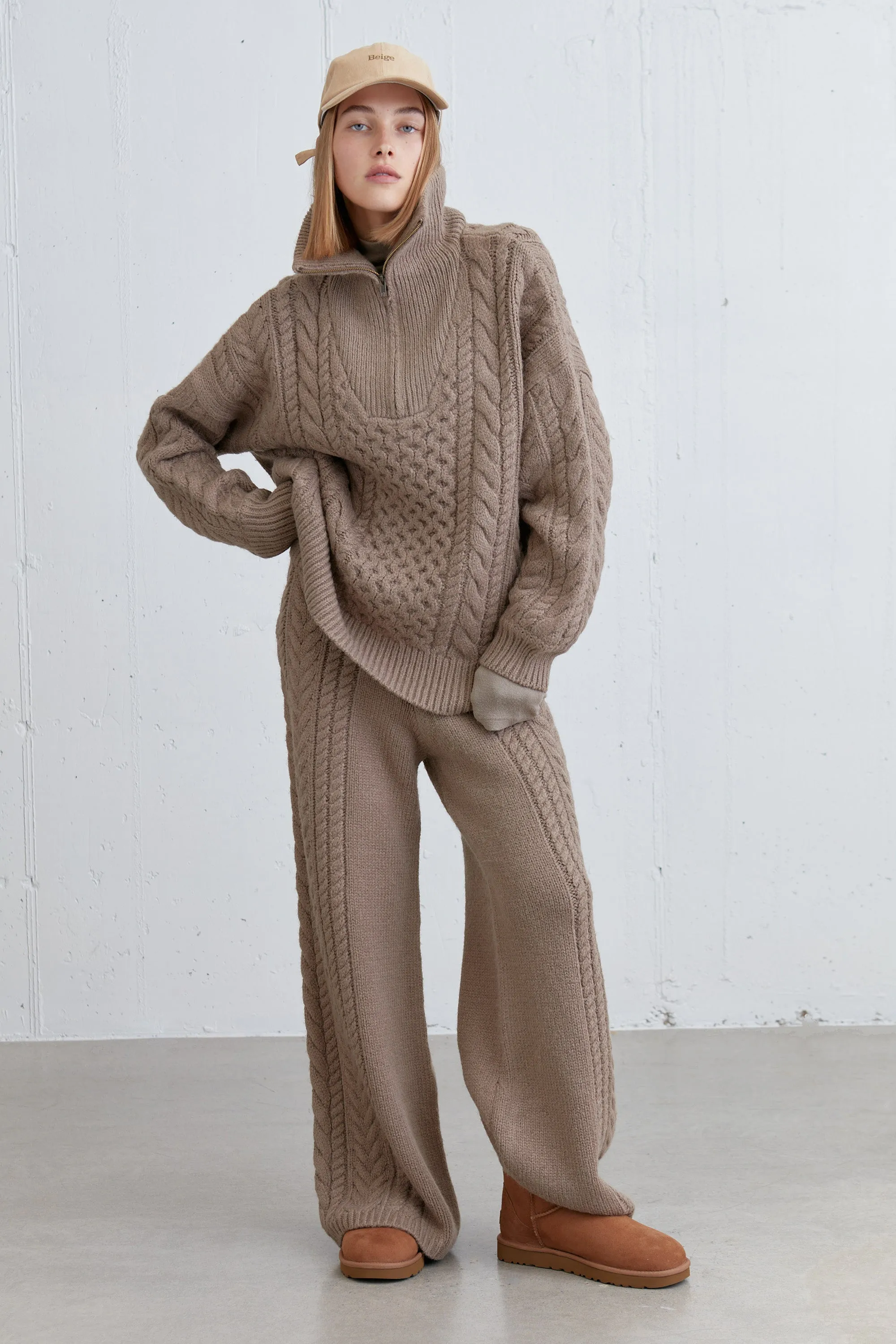 CABLE KNIT HALF ZIP