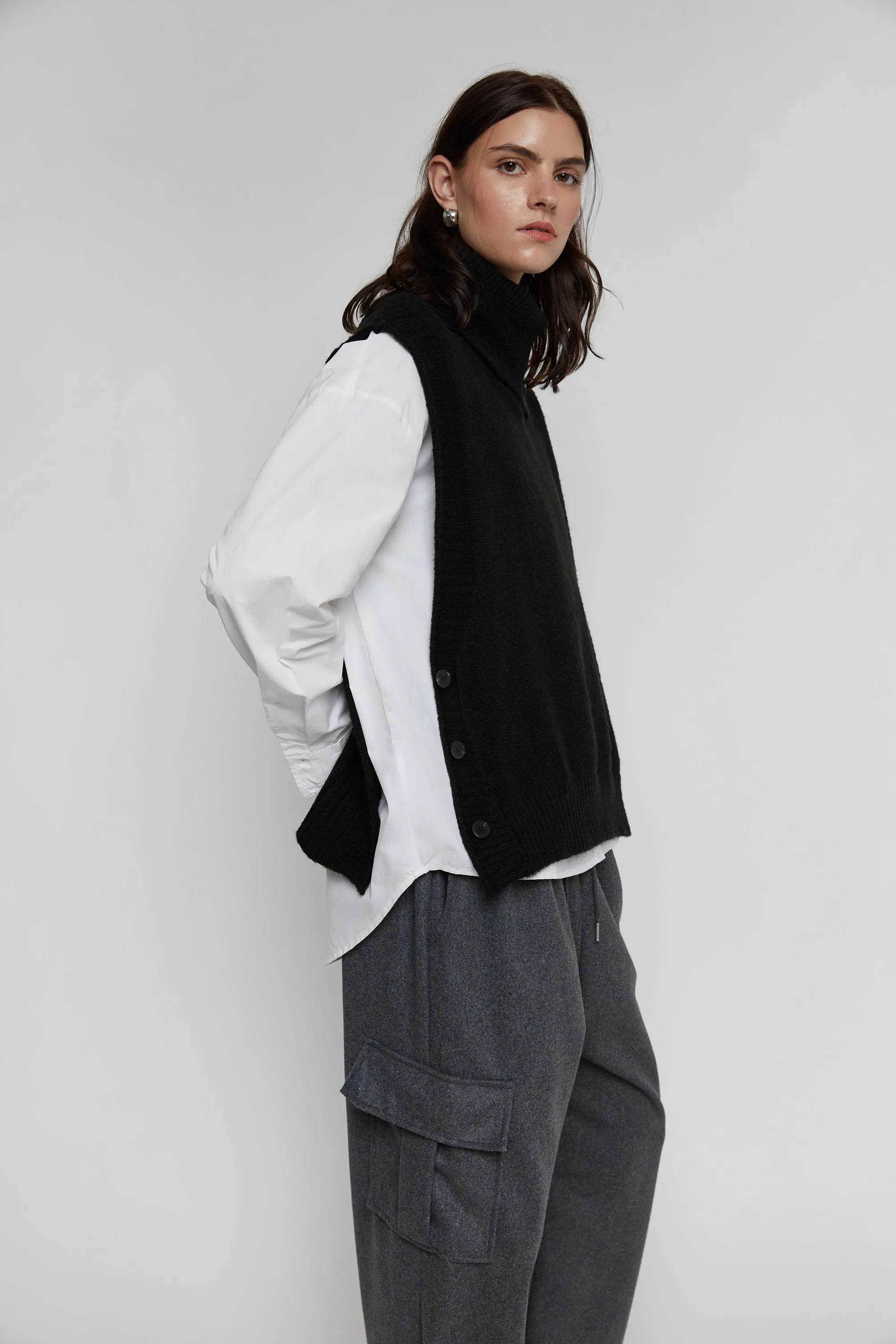 TURTLENECK VEST WITH SIDE BUTTONS