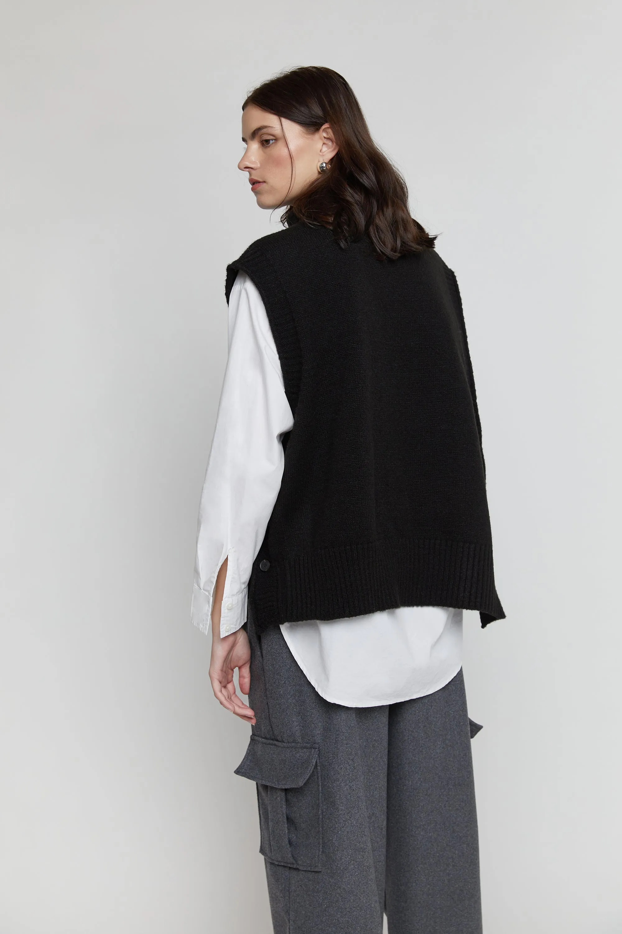 TURTLENECK VEST WITH SIDE BUTTONS